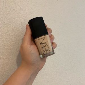 NARS sheer glow foundation Mont Blanc light 2 used